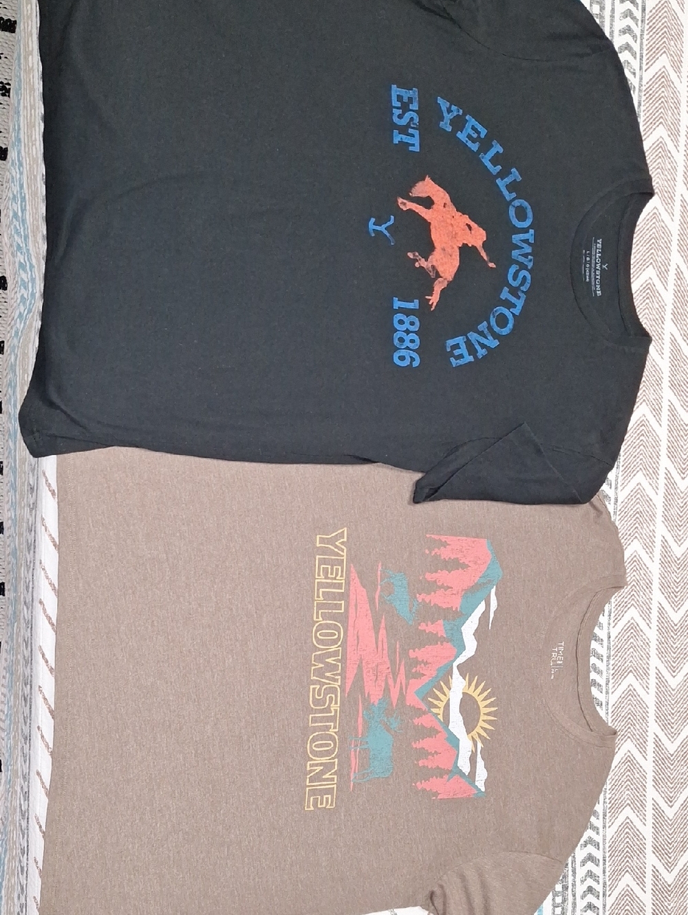 Yellowstone Graphic Tee Bundle - Black & Brown Womans Large